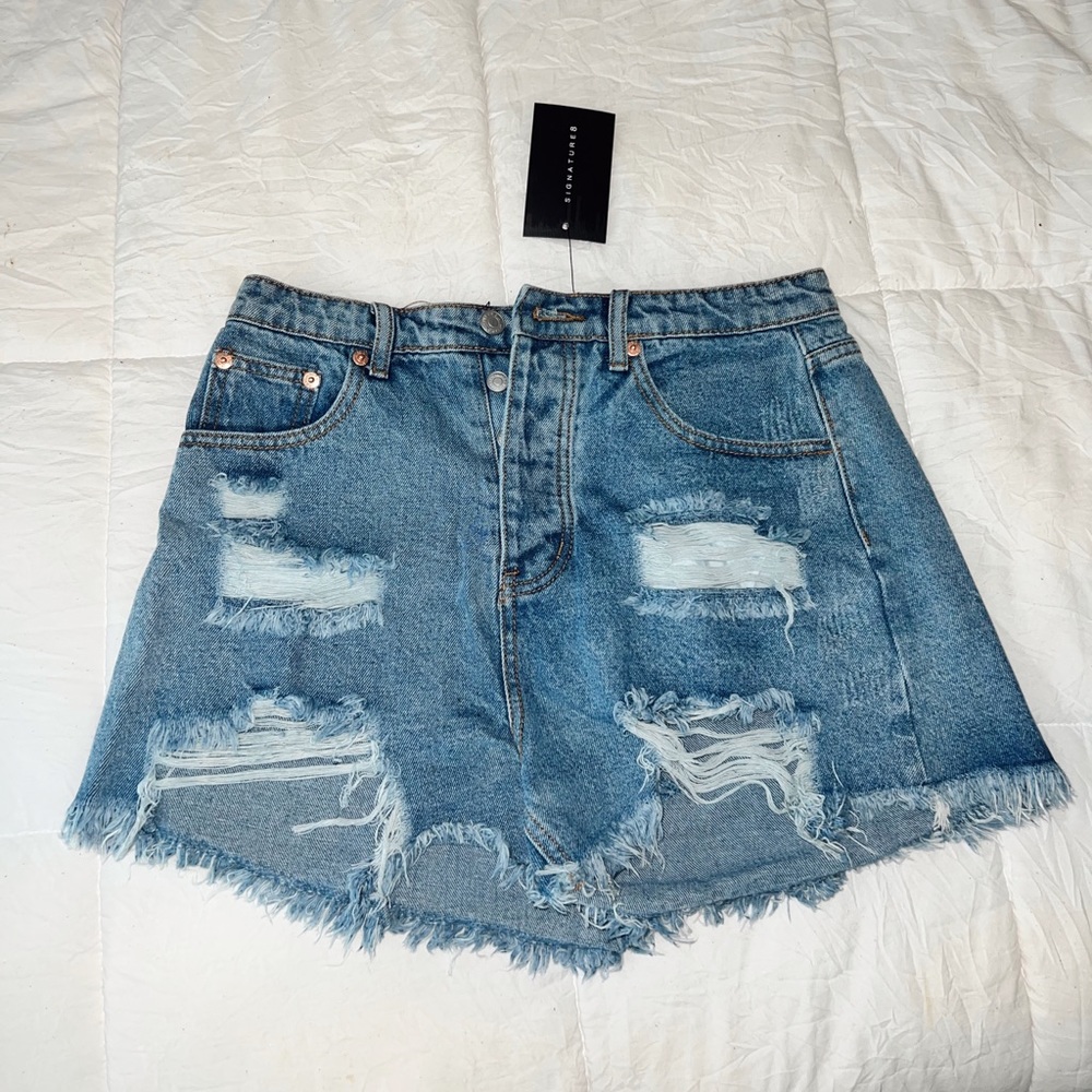 distressed jean shorts never worn